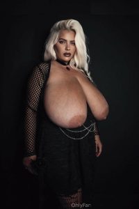 Nina Phoenix - Image 15