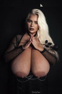 Nina Phoenix - Image 14