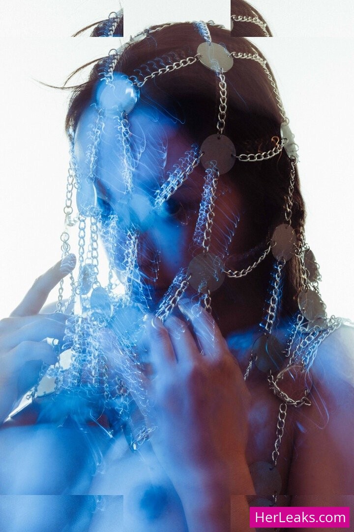 Olivia Linz - Image 141