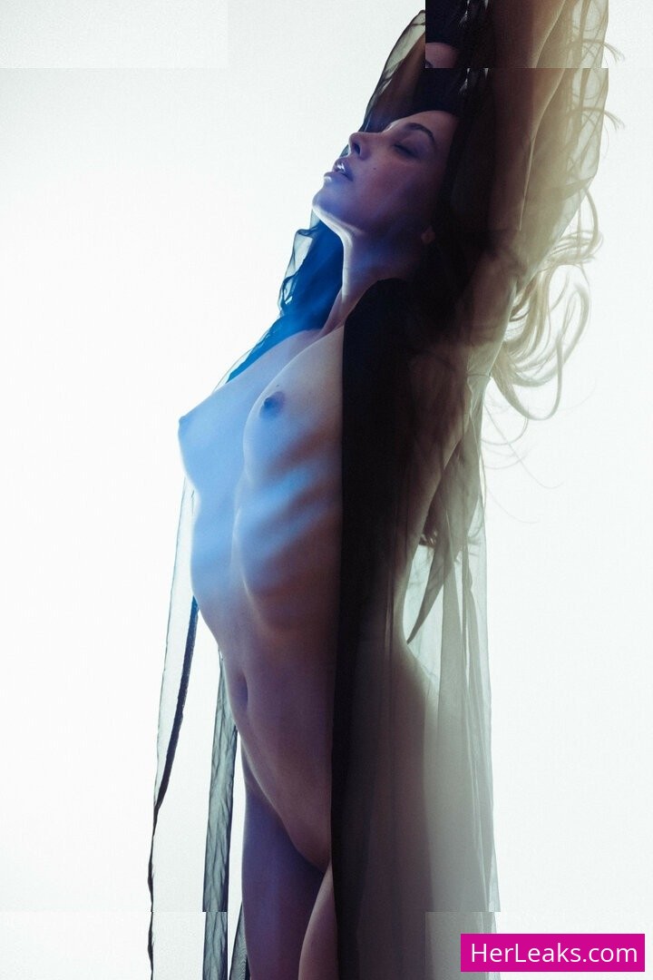 Olivia Linz - Image 139