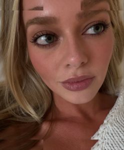 Samantha Riehl - Image 179