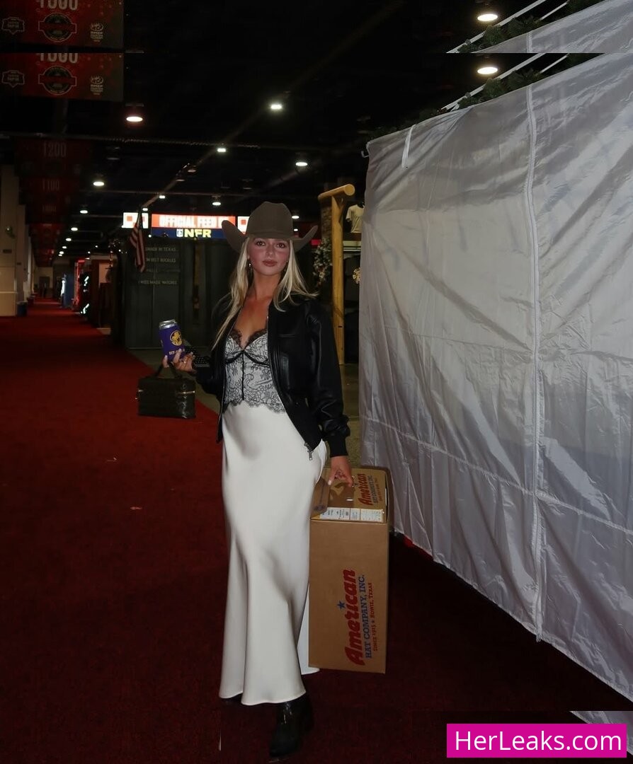 Samantha Riehl - Image 177