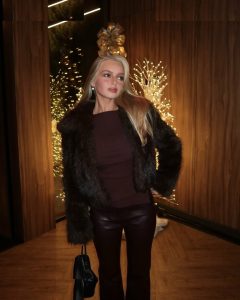 Samantha Riehl - Image 171