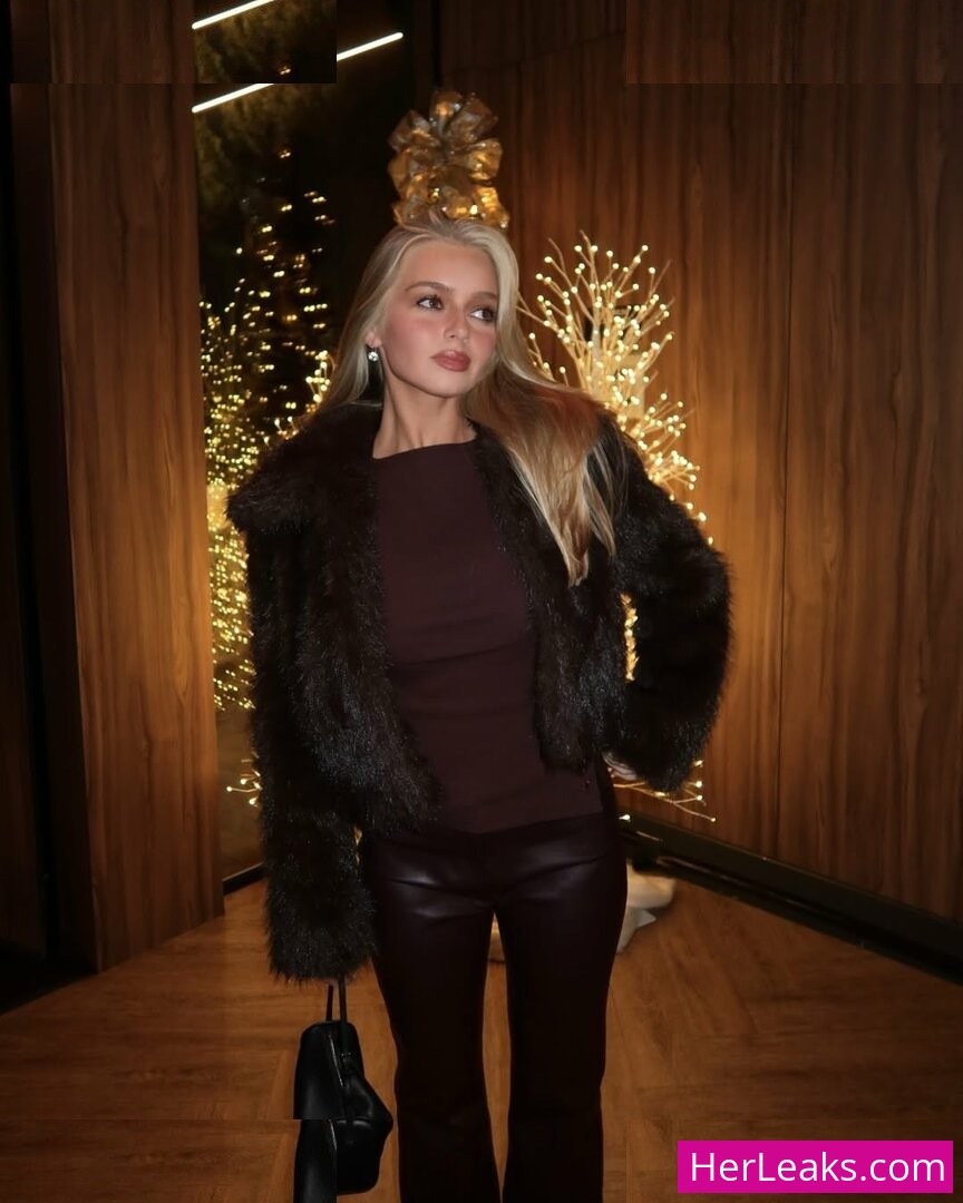 Samantha Riehl - Image 171