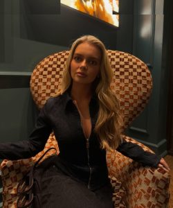 Samantha Riehl - Image 163
