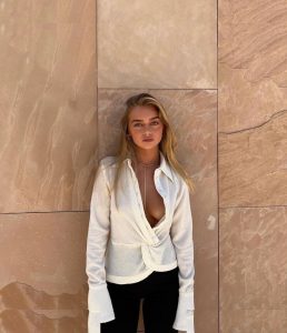 Samantha Riehl - Image 151