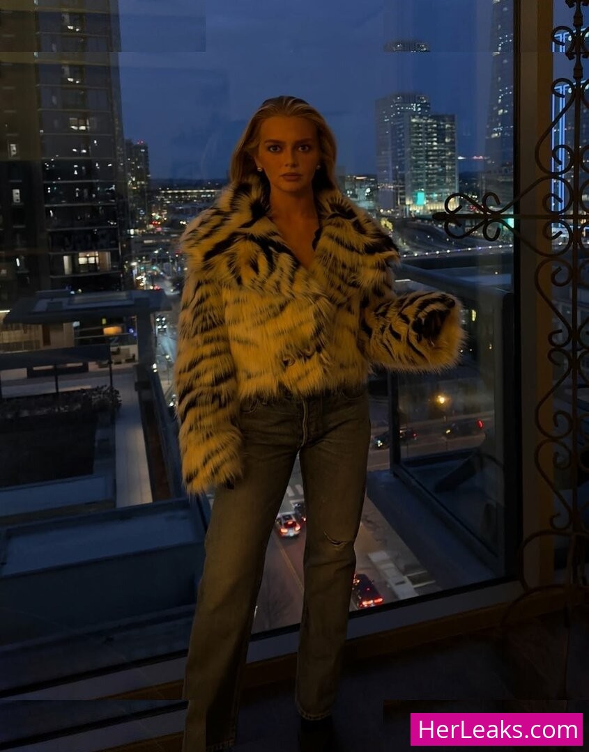 Samantha Riehl - Image 122