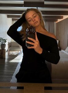 Samantha Riehl - Image 115