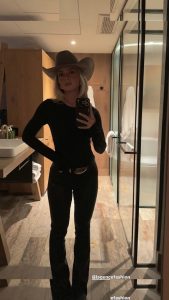 Samantha Riehl - Image 113