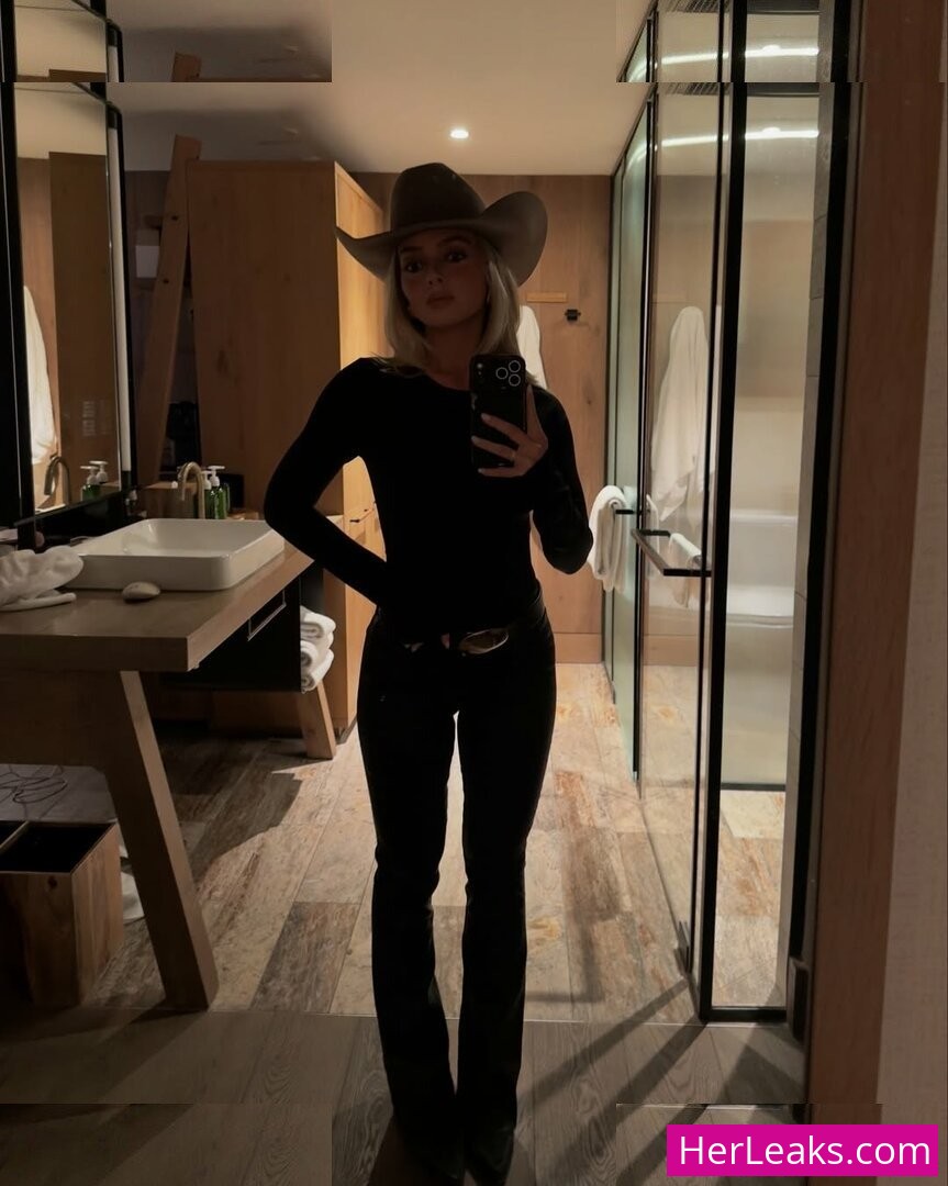 Samantha Riehl - Image 111