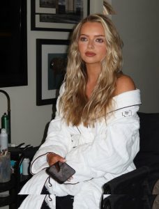 Samantha Riehl - Image 108