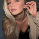 Samantha Riehl - Image 62
