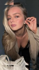Samantha Riehl - Image 62