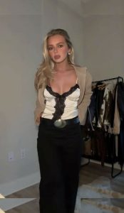 Samantha Riehl - Image 59