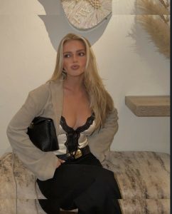 Samantha Riehl - Image 55