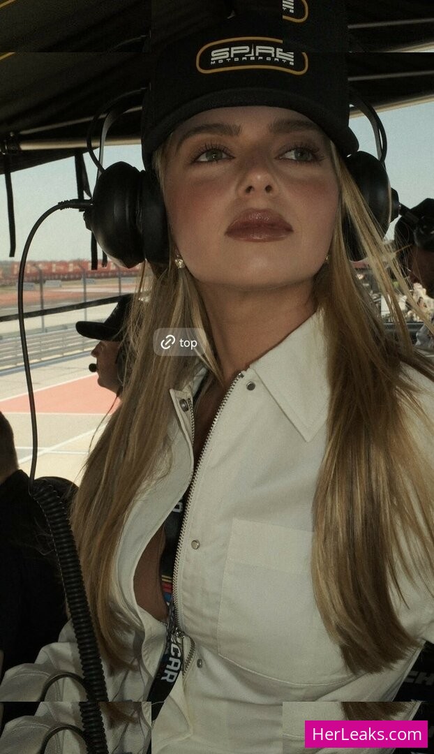Samantha Riehl - Image 30