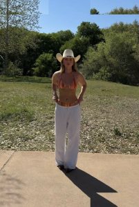 Samantha Riehl - Image 23