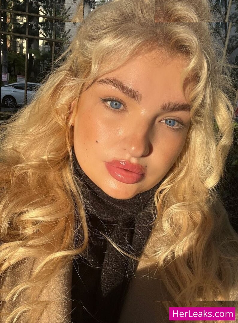Sarina Nowak - Image 189
