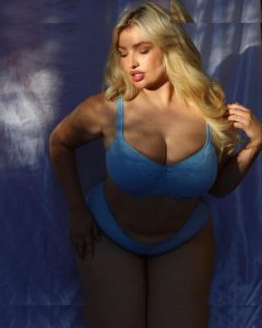 Sarina Nowak - Image 180