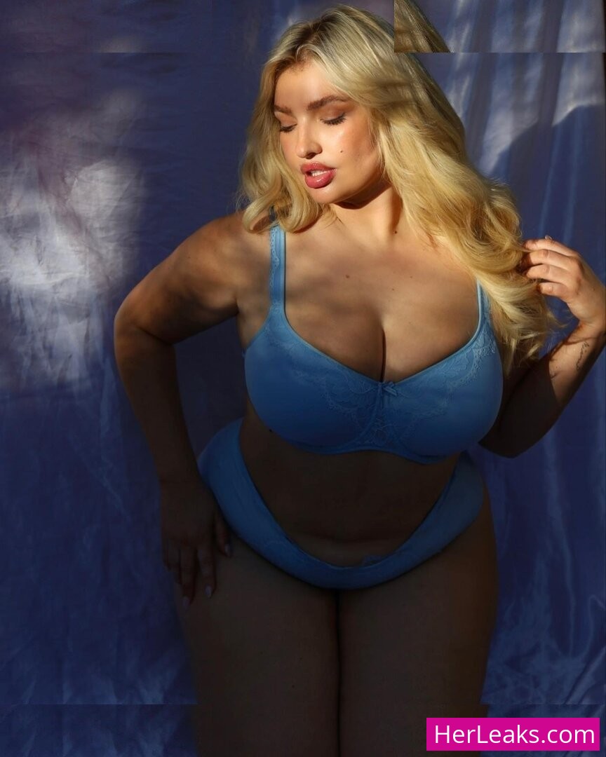 Sarina Nowak - Image 180