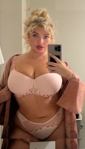 Sarina Nowak - Image 169