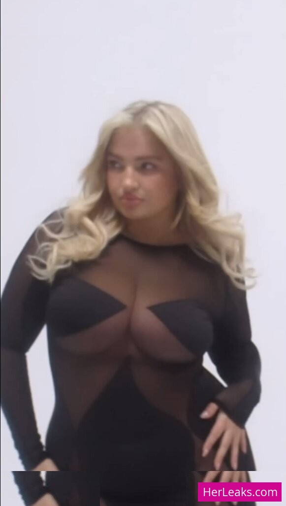 Sarina Nowak - Image 162