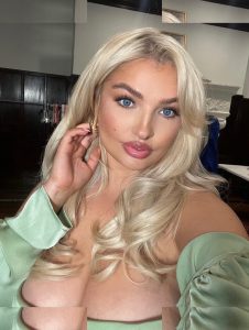 Sarina Nowak - Image 155