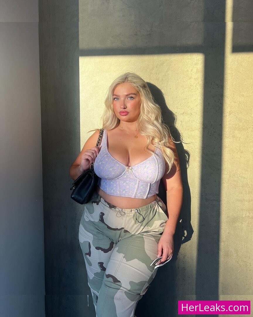 Sarina Nowak - Image 153