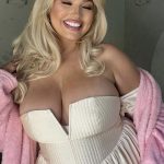 Sarina Nowak - Image 148