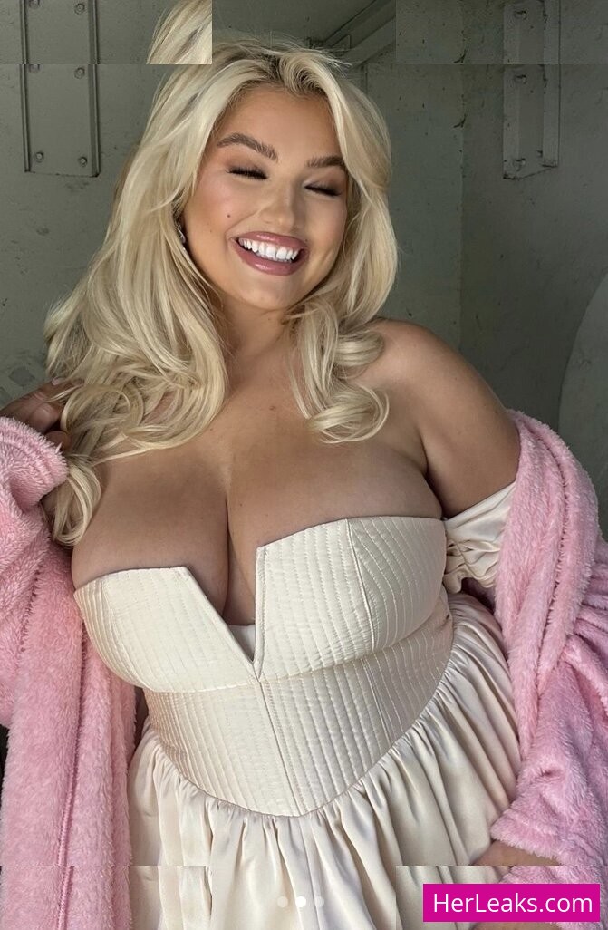 Sarina Nowak - Image 148