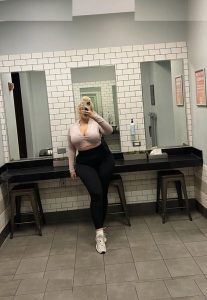 Sarina Nowak - Image 147