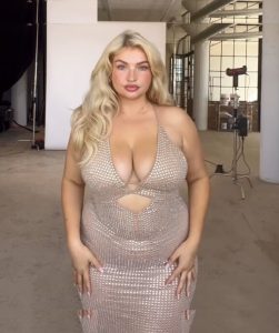 Sarina Nowak - Image 145