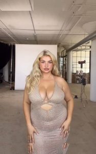 Sarina Nowak - Image 140