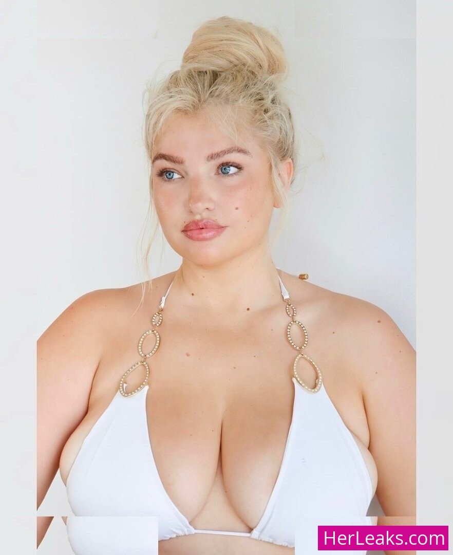 Sarina Nowak - Image 136