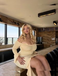 Sarina Nowak - Image 52