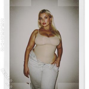 Sarina Nowak - Image 47