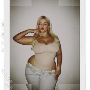 Sarina Nowak - Image 45