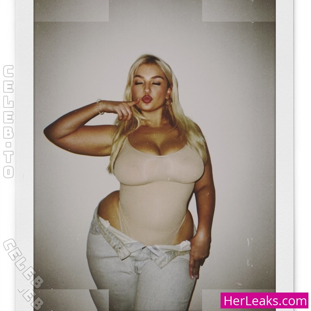 Sarina Nowak - Image 45