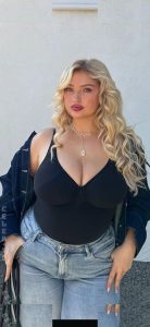 Sarina Nowak - Image 31