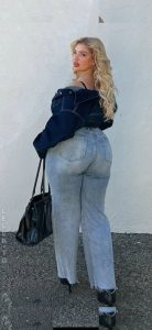 Sarina Nowak - Image 29