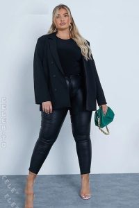 Sarina Nowak - Image 14
