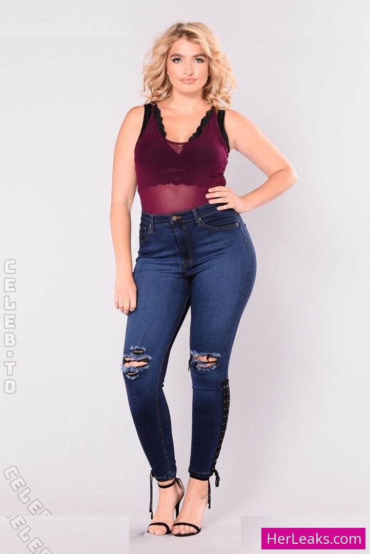 Sarina Nowak - Image 11