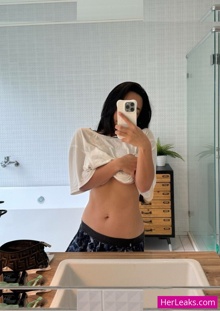 Sharon Wei - Image 148