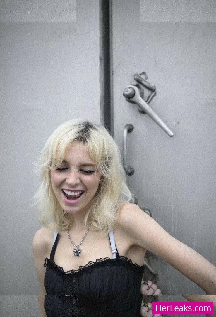 Sophie Powers - Image 192