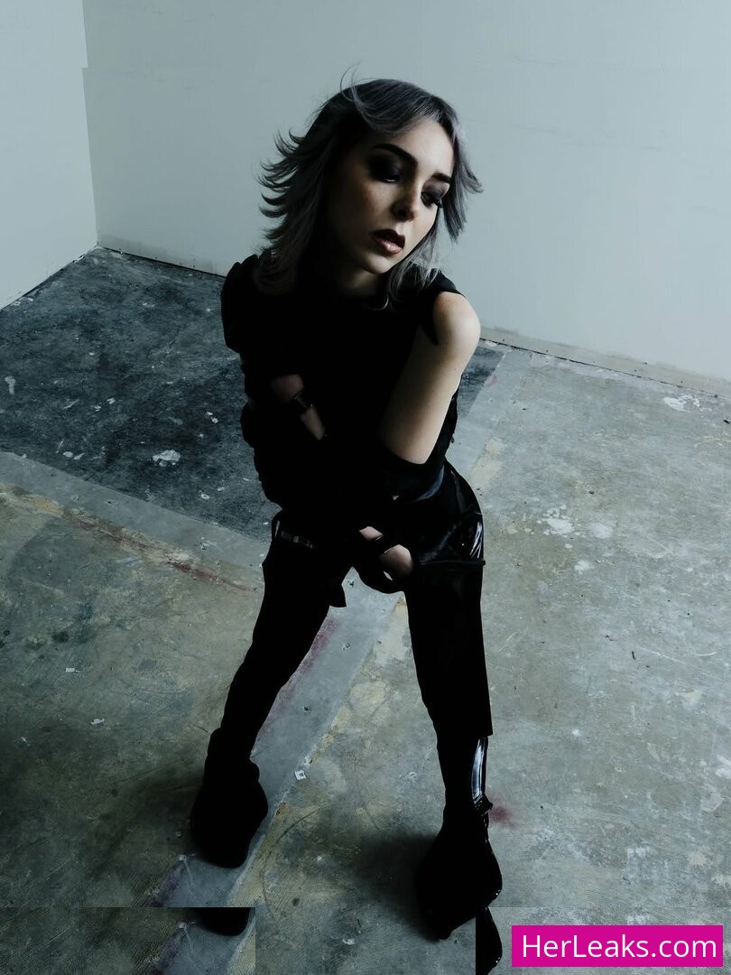 Sophie Powers - Image 57