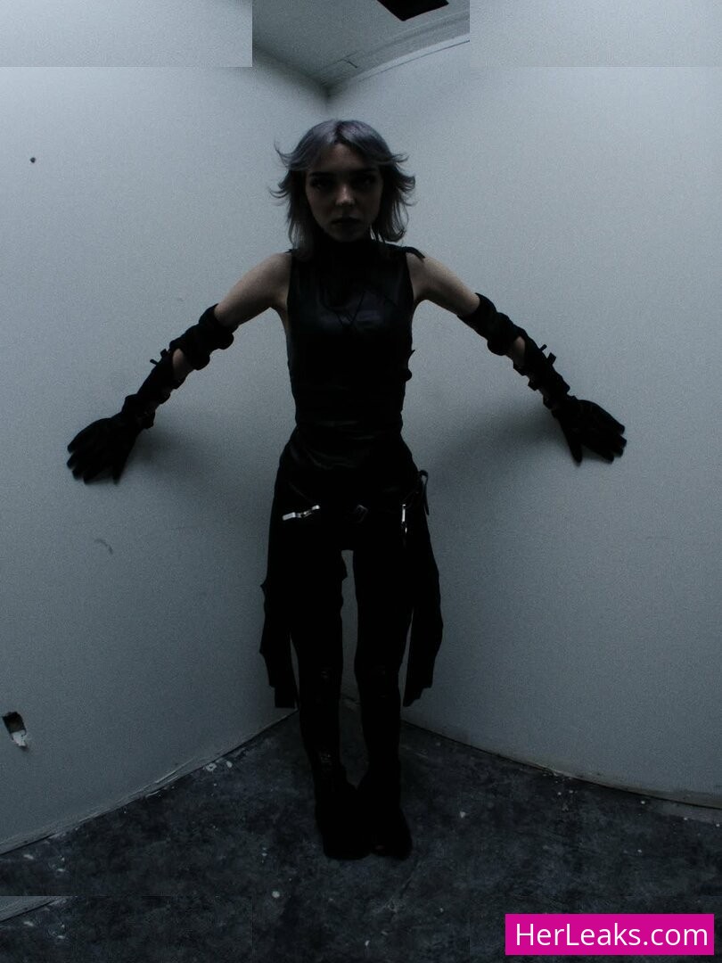 Sophie Powers - Image 48