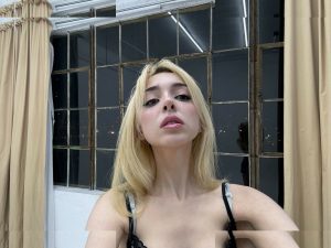 Sophie Powers - Image 31