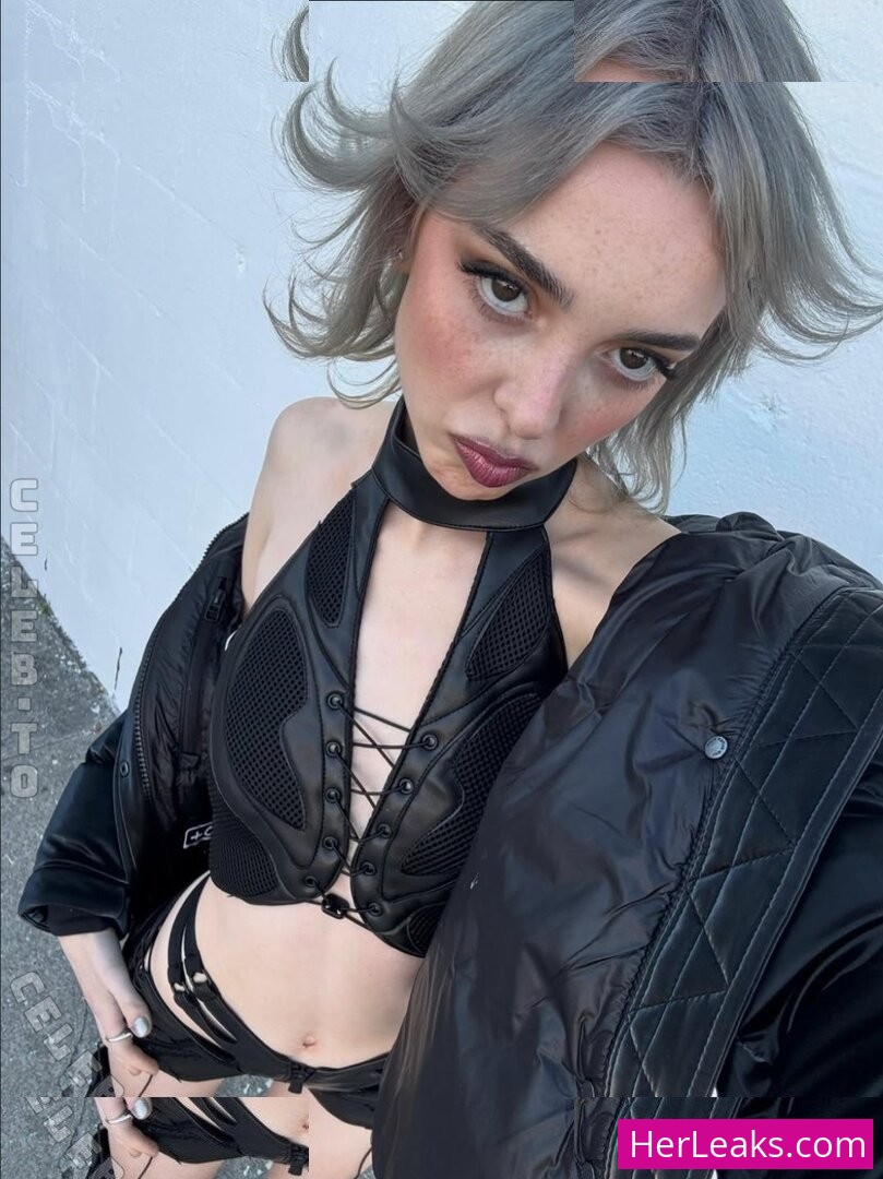 Sophie Powers - Image 17