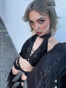 Sophie Powers - Image 16