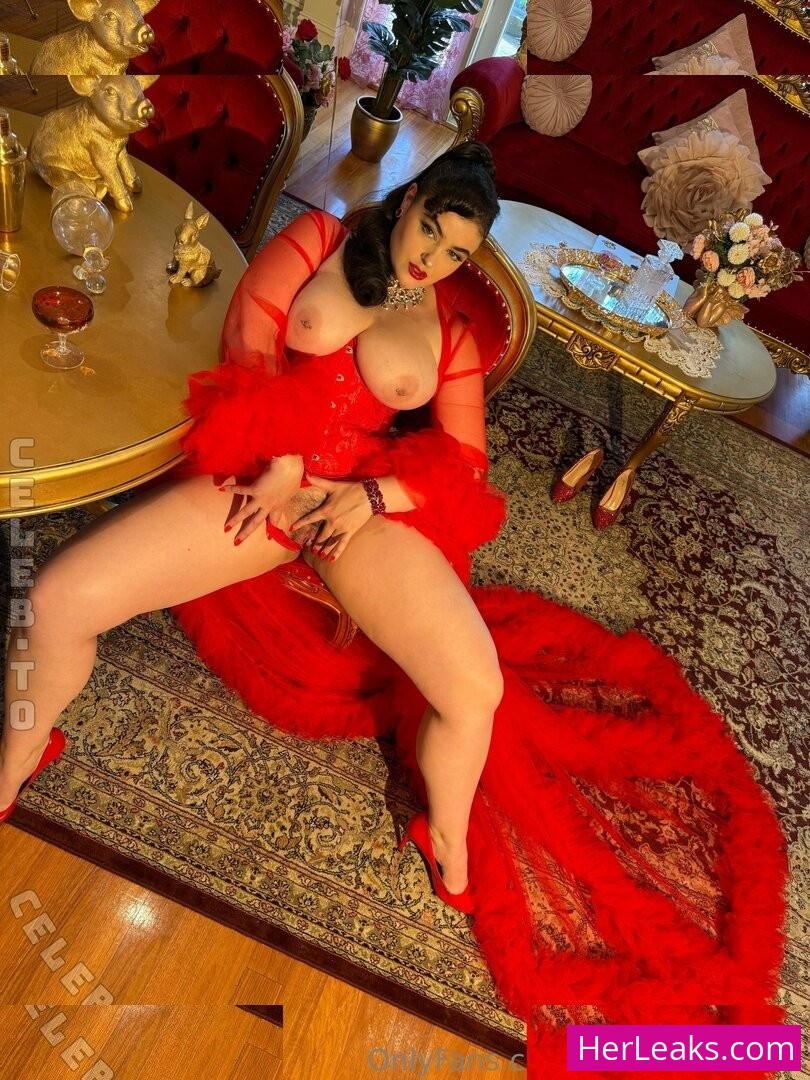 Stefania Ferrario - Image 159